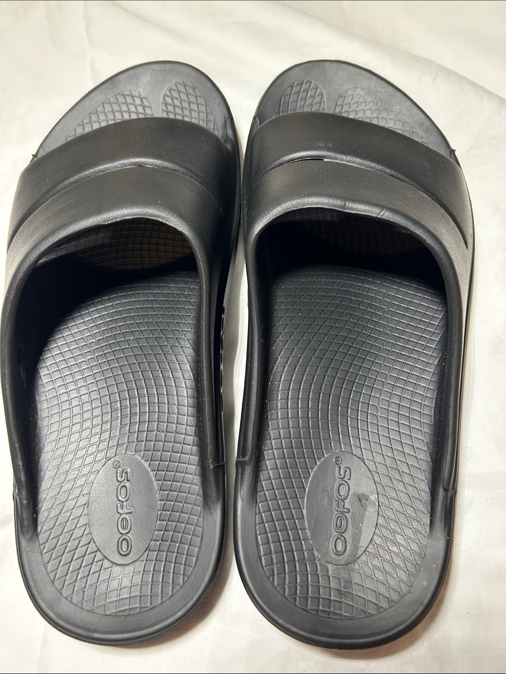OOFOS Black Recovery Slide Sandals